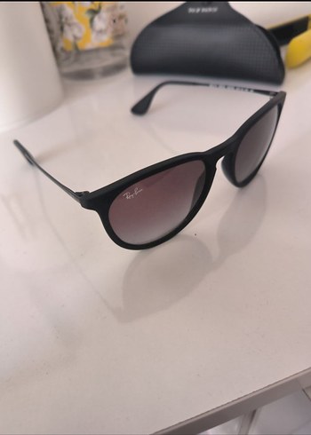 Siyah Minimalist Kadın Güneş Gözlüğü - Görsel 2