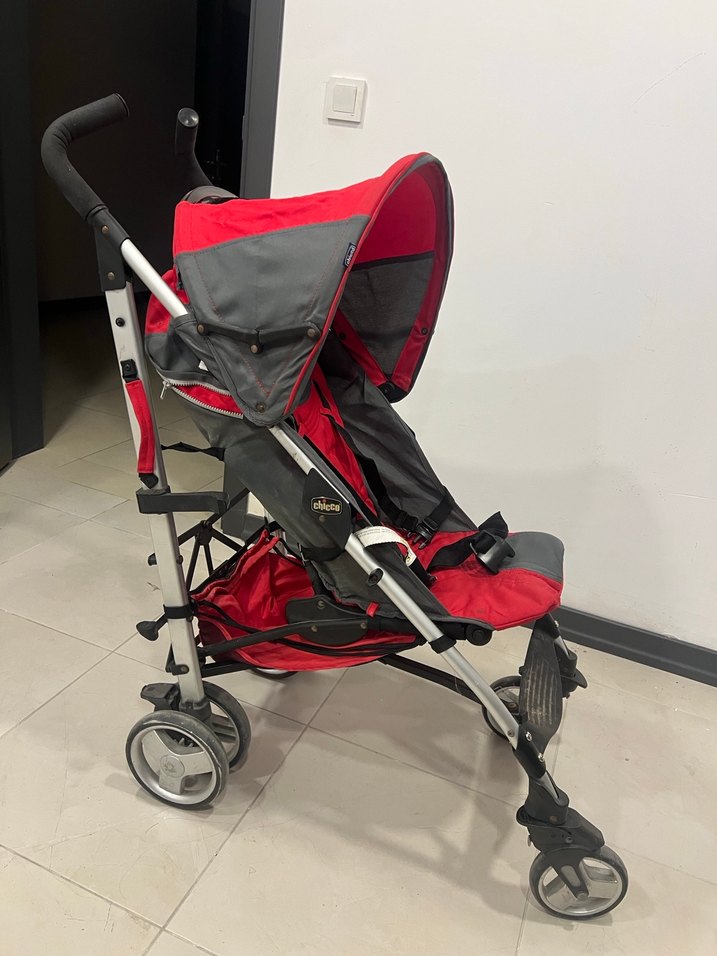 Kırmızı Bebek Arabası, Katlanabilir ve Hafif - Görsel 3