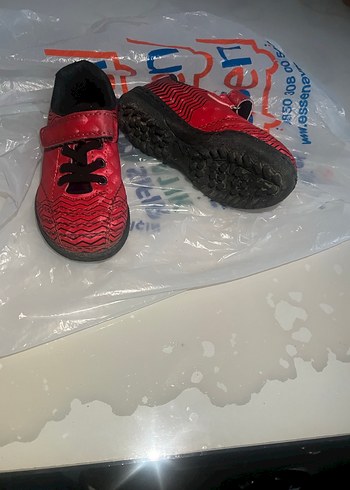 Kırmızı Yılan Desenli Erkek Çocuk Spor Ayakkabı - Görsel 2