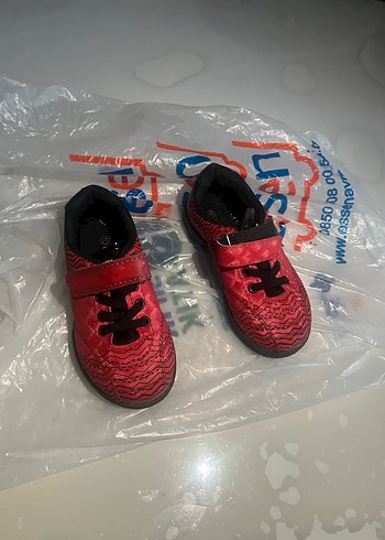 Kırmızı Yılan Desenli Erkek Çocuk Spor Ayakkabı - Görsel 4