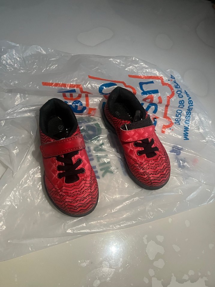 Kırmızı Yılan Desenli Erkek Çocuk Spor Ayakkabı - Görsel 4