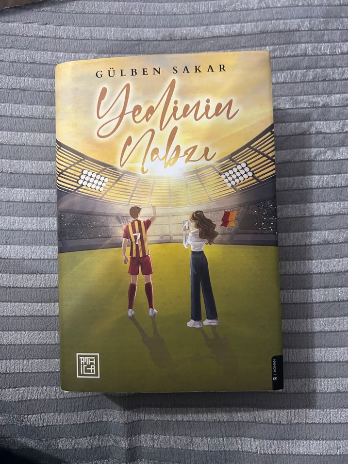 Gülben Sakarın Yedinin Nabzı Romanı Hediyeli ve Kutulu Set - Görsel 2