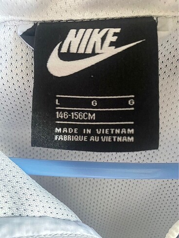 11-12 Yaş Beden beyaz Renk Orijinal Nike Yağmurluk