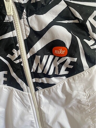 11-12 Yaş Beden Orijinal Nike Yağmurluk