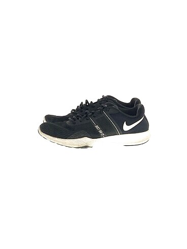 Nike Spor Ayakkabı %70 İndirimli.