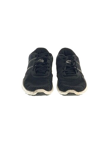 38 Beden Nike Spor Ayakkabı %70 İndirimli.