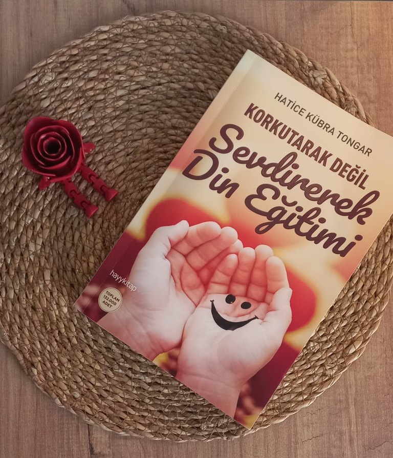 Kırmızı Gül Figürlü Oturan Dekor - Görsel 5