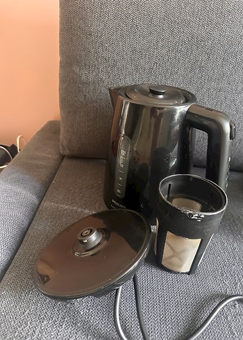 Siyah Elektrikli Su Isıtıcısı ve süzgeci philips