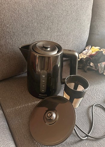 Beden Siyah Elektrikli Su Isıtıcısı ve süzgeci philips