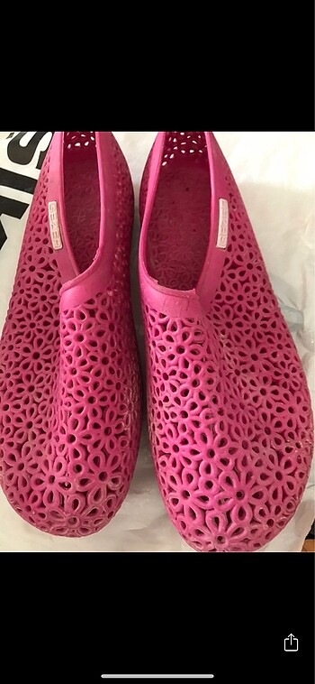 Pembe gezer deniz ayakkabısı