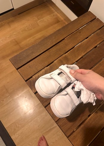 26 Beden beyaz Renk Kız Çocuk Beyaz Cırt Cırtlı Spor Ayakkabı adidas