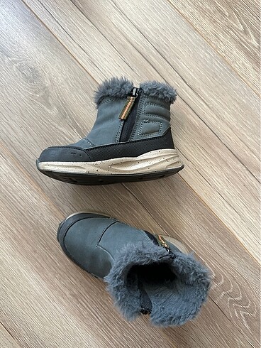 Zara Unisex Bebek bot