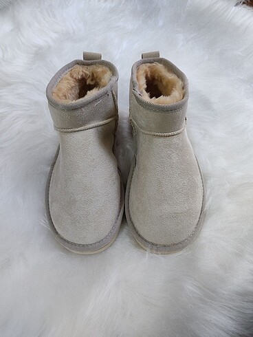38 Beden Ugg bot