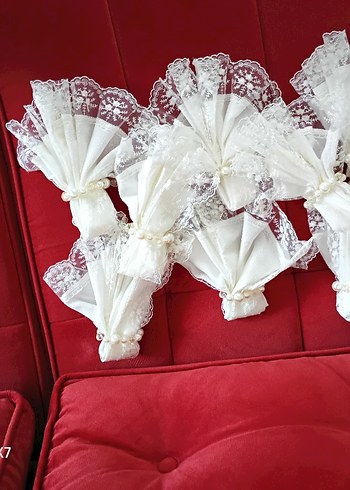 İşlemeli Beyaz Gri Kenarlı Masa Örtüsü - Görsel 3