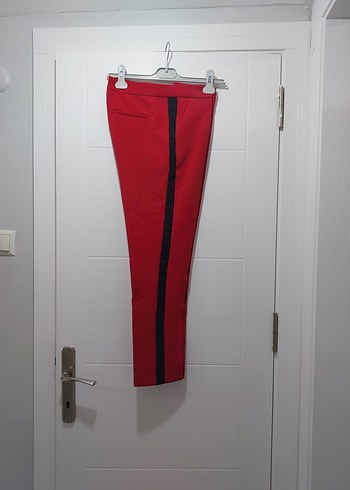 Kemerli Kırmızı Çizgili Kadın Kumaş Pantolon