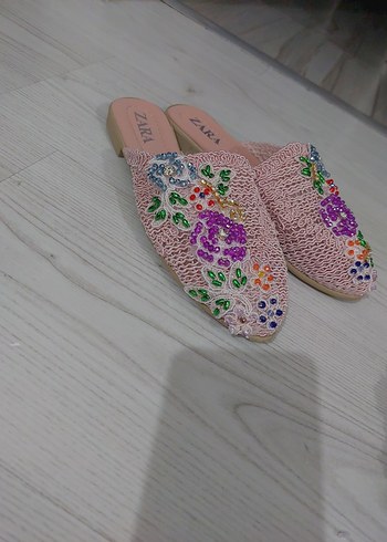 Diğer Pembe Nakışlı Boncuklu Terlik