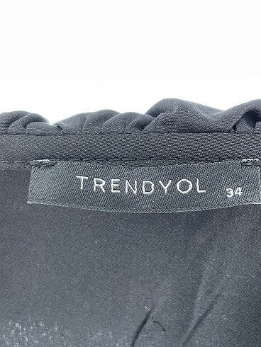 34 Beden siyah Renk Trendyol & Milla Bluz %70 İndirimli.