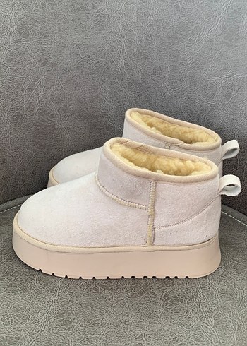 Kürklü Beyaz Süet Kadın Dolgu Topuk Bot - Görsel 2