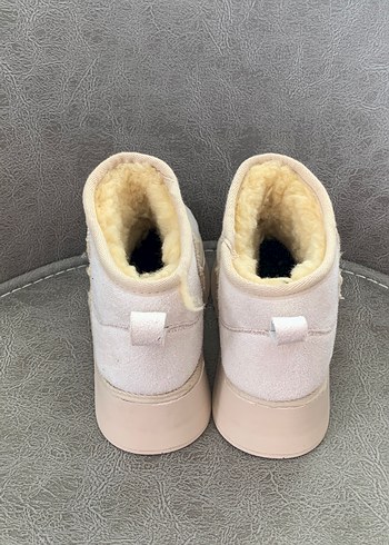 Kürklü Beyaz Süet Kadın Dolgu Topuk Bot - Görsel 3