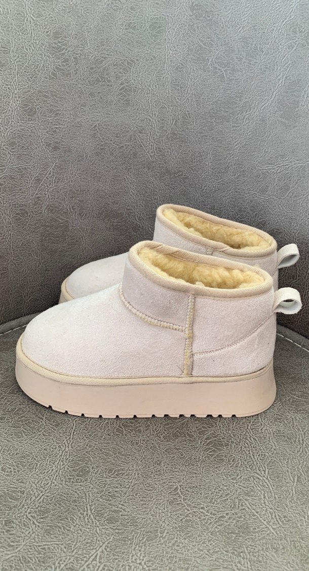 Kürklü Beyaz Süet Kadın Dolgu Topuk Bot - Görsel 2