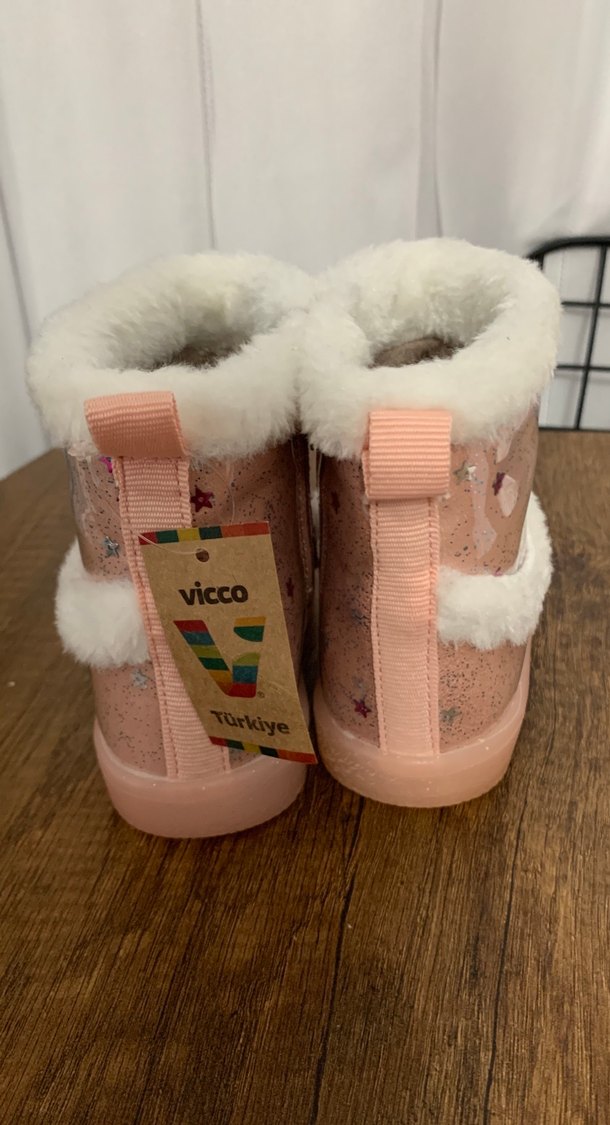 Kız Çocuk Pembe Tüylü Bot - Görsel 3