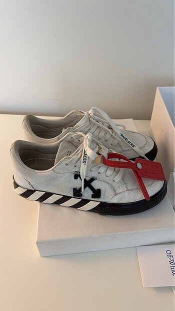 38 Beden Off white ayakkabı