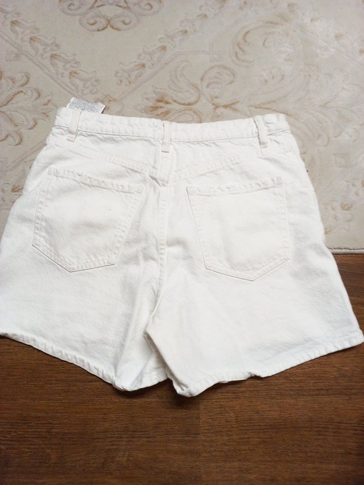 Beyaz Kadın Mini Denim Şort - Görsel 4