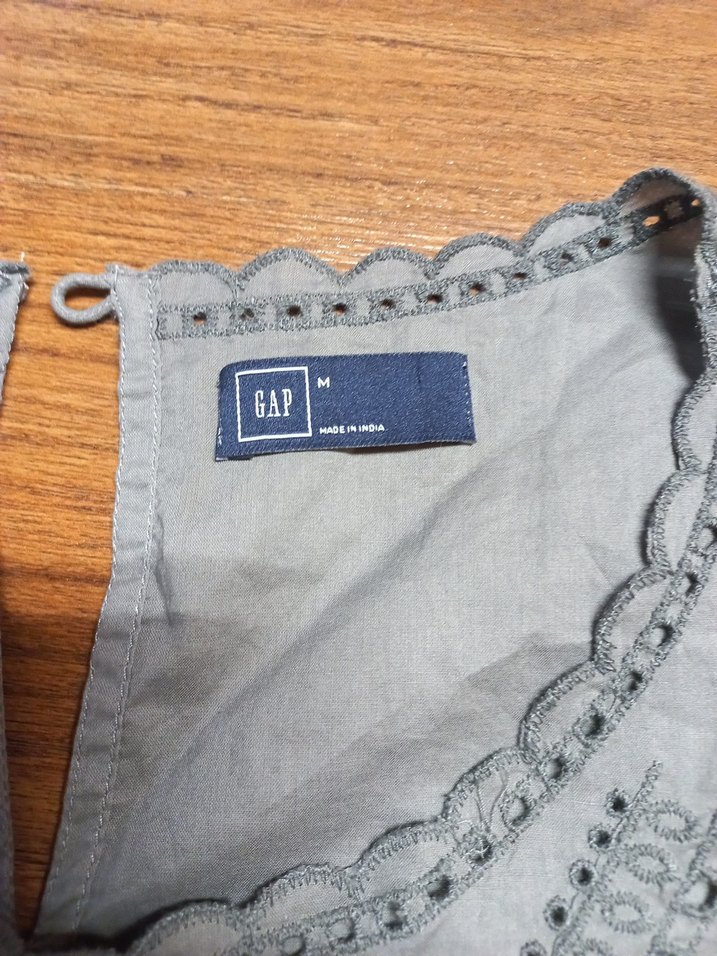 Gri Nakışlı Kolsuz Bluz - Görsel 4