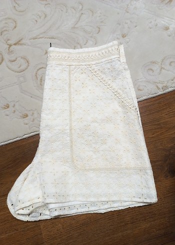 Dantel İşlemeli Beyaz Mini Şort - Görsel 5