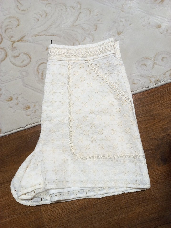 Dantel İşlemeli Beyaz Mini Şort - Görsel 5