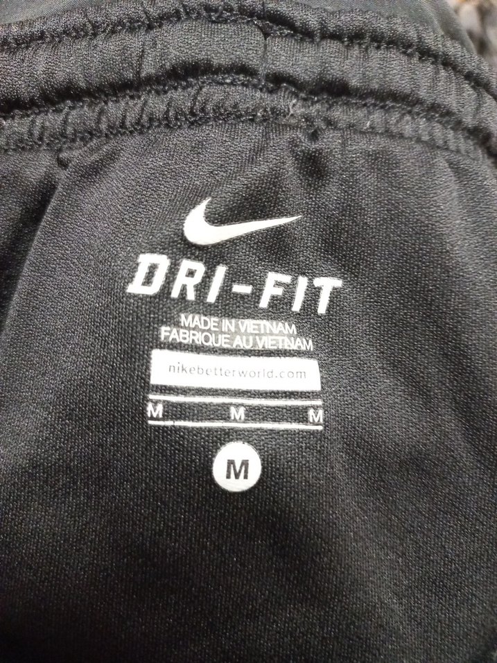 Nike Siyah Rahat Kesim Spor Şort - Görsel 2