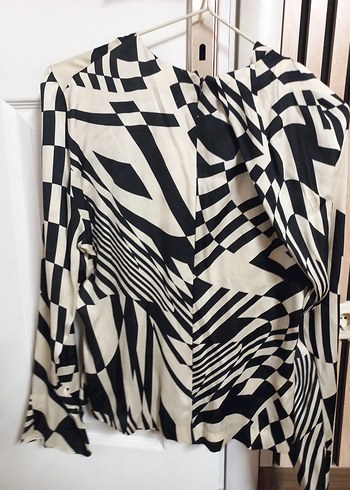 Kadın Siyah Baskılı Pilili V Yaka Gömlek - Görsel 5