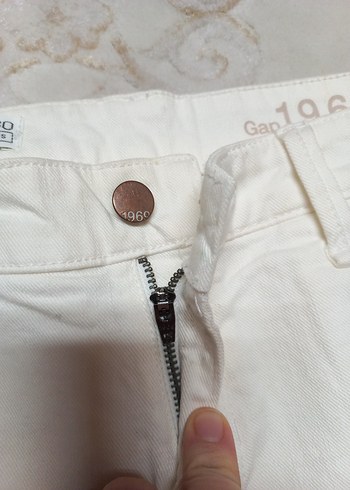 Beyaz Mini Denim Şort - Görsel 3