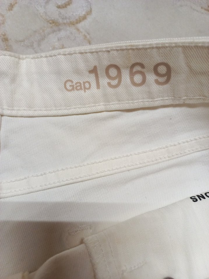 Beyaz Mini Denim Şort - Görsel 4