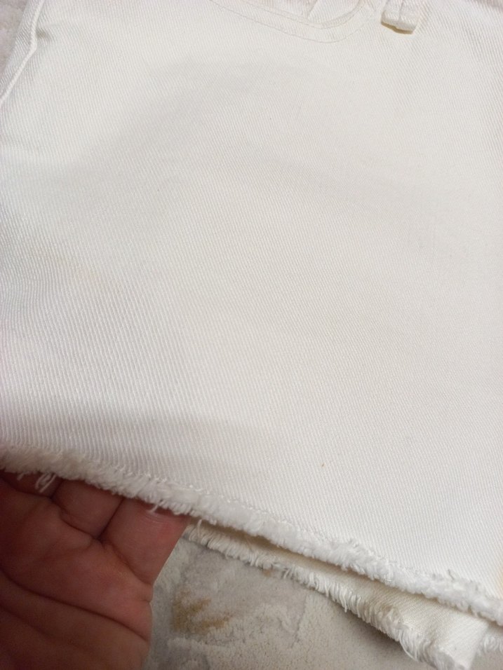 Beyaz Mini Denim Şort - Görsel 2