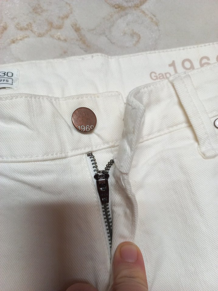 Beyaz Mini Denim Şort - Görsel 3