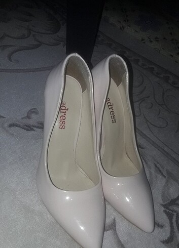 38 Beden ten rengi Renk ? stiletto ?