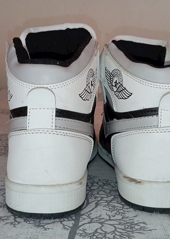 39 Beden siyah Renk Beyaz Siyah Bağcıklı Converse ayakkabısı