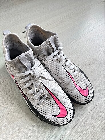 34 Beden çeşitli Renk Orijinal Nike çocuk halısaha ayakkabısı