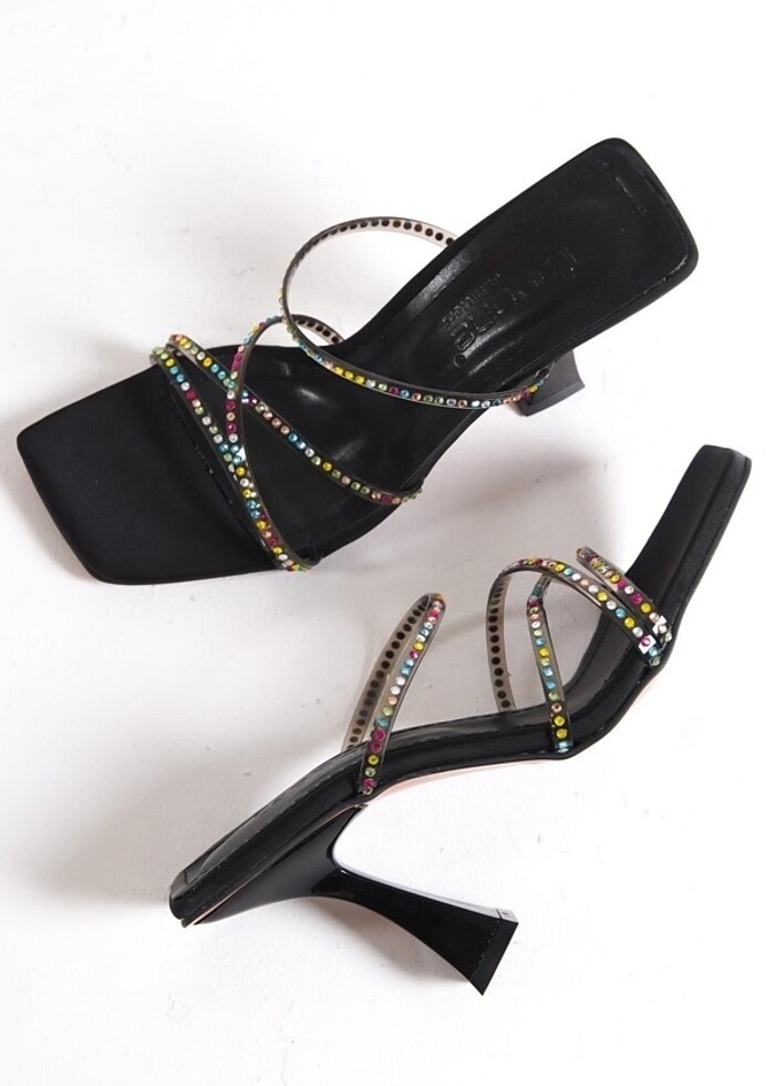 Capone küt burunlu taşlı şeffaf terlik - Görsel 4