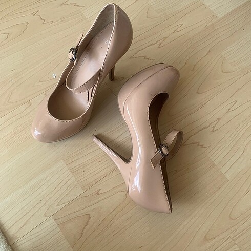 38 Beden ten rengi Renk Carvela marka 38 numara