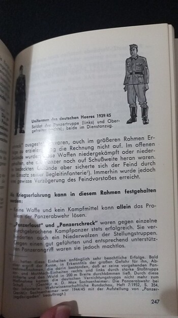  Beden Renk 2. Dünya Savaşıyla İlgili Almanca Kitap