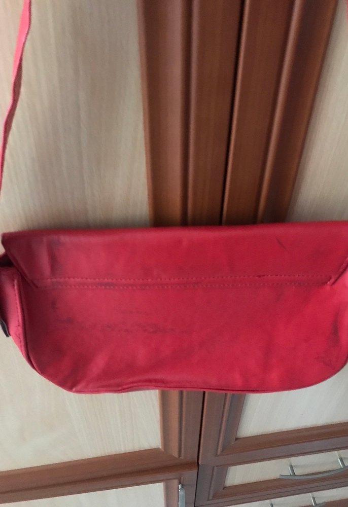 Kırmızı Süet Tokalı Kadın Çanta - Görsel 3