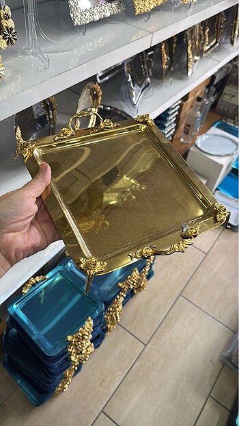 H&M Home Ayaklı sunum tepsisi