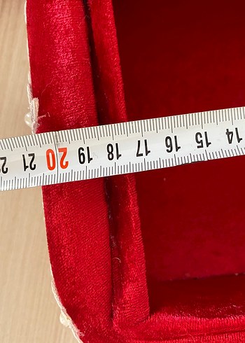 Diğer Kadife kırmızı kumaşla yapılmış dekoratif kutu