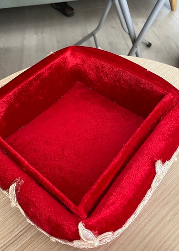 Kadife kırmızı kumaşla yapılmış dekoratif kutu - Görsel 3