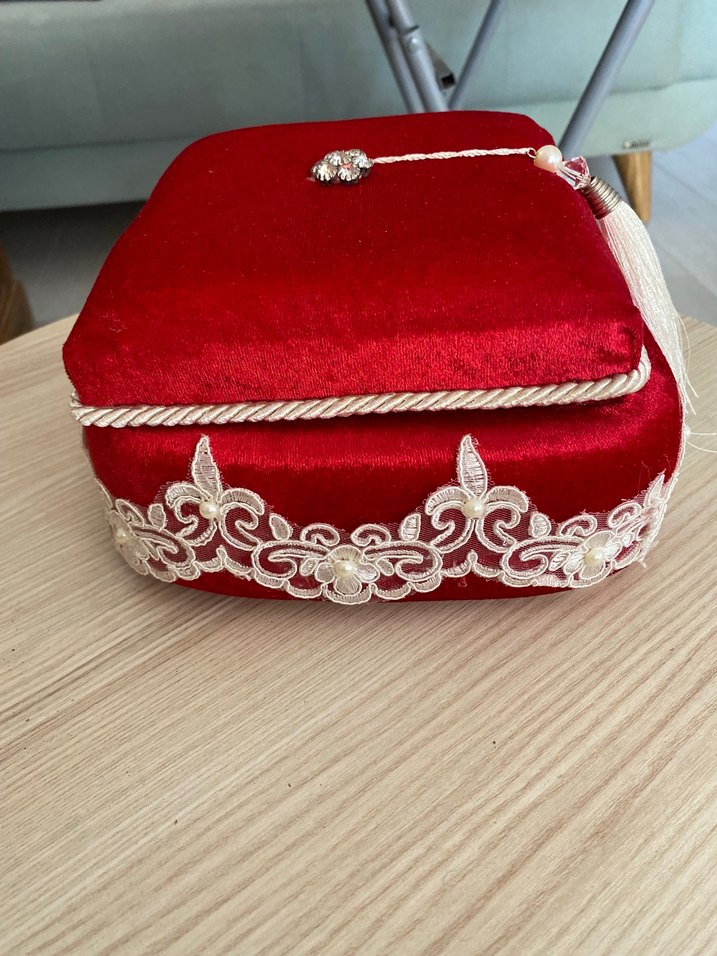 Kadife kırmızı kumaşla yapılmış dekoratif kutu - Görsel 4