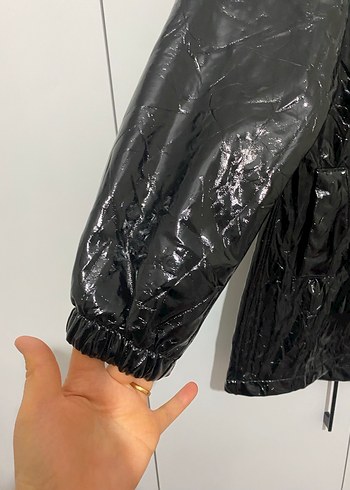 Parlak Siyah Midi Uzunlukta Kadın Ceket - Görsel 3