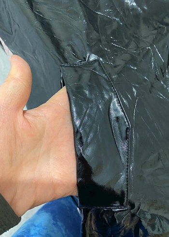 Parlak Siyah Midi Uzunlukta Kadın Ceket - Görsel 4