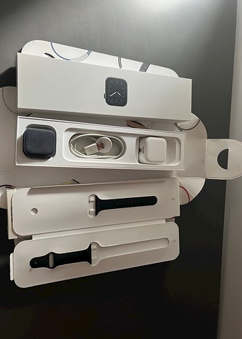 Apple Watch Series 5 44mm | Kutulu + Orijinal Şarj & Kayış